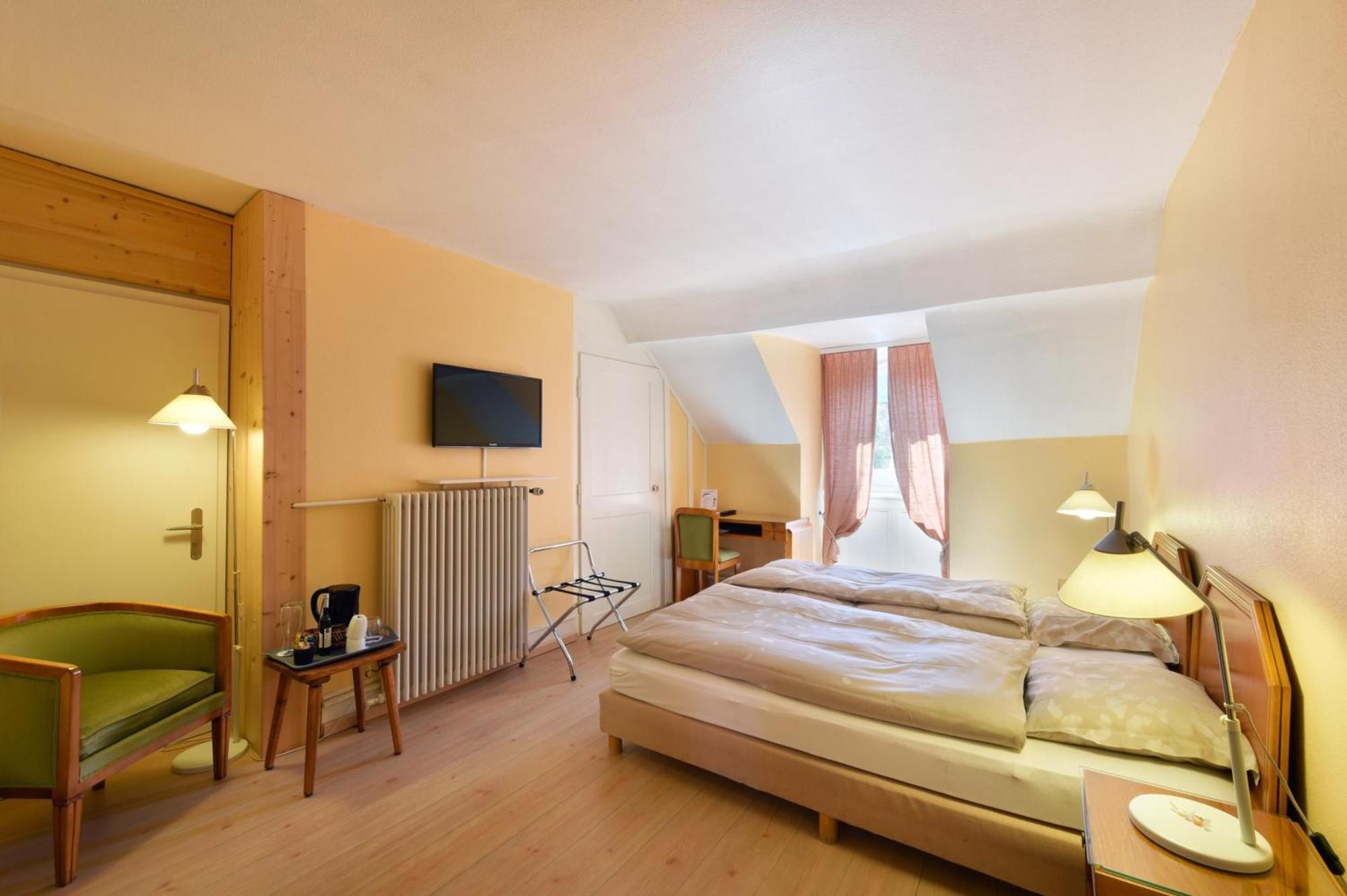 Hôtel de l'Aigle Couvet Chambre photo