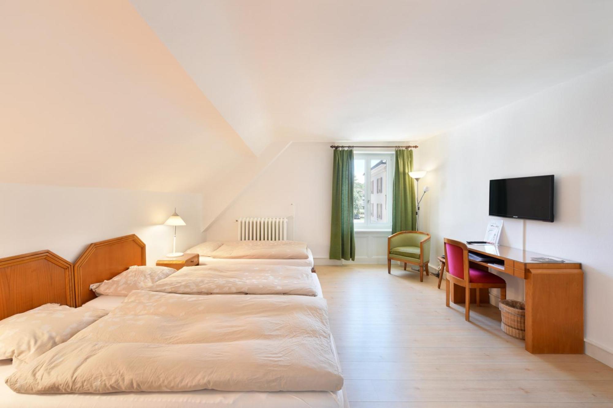 Hôtel de l'Aigle Couvet Chambre photo