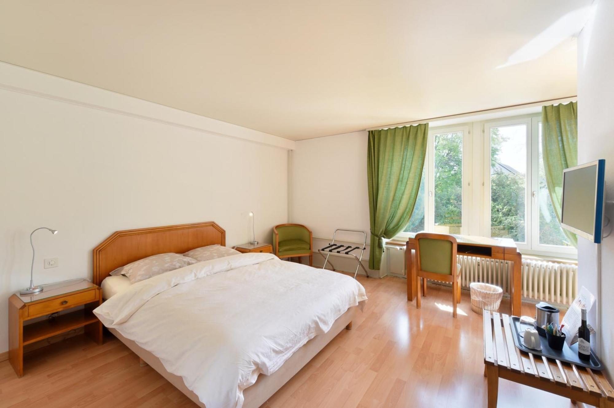 Hôtel de l'Aigle Couvet Chambre photo