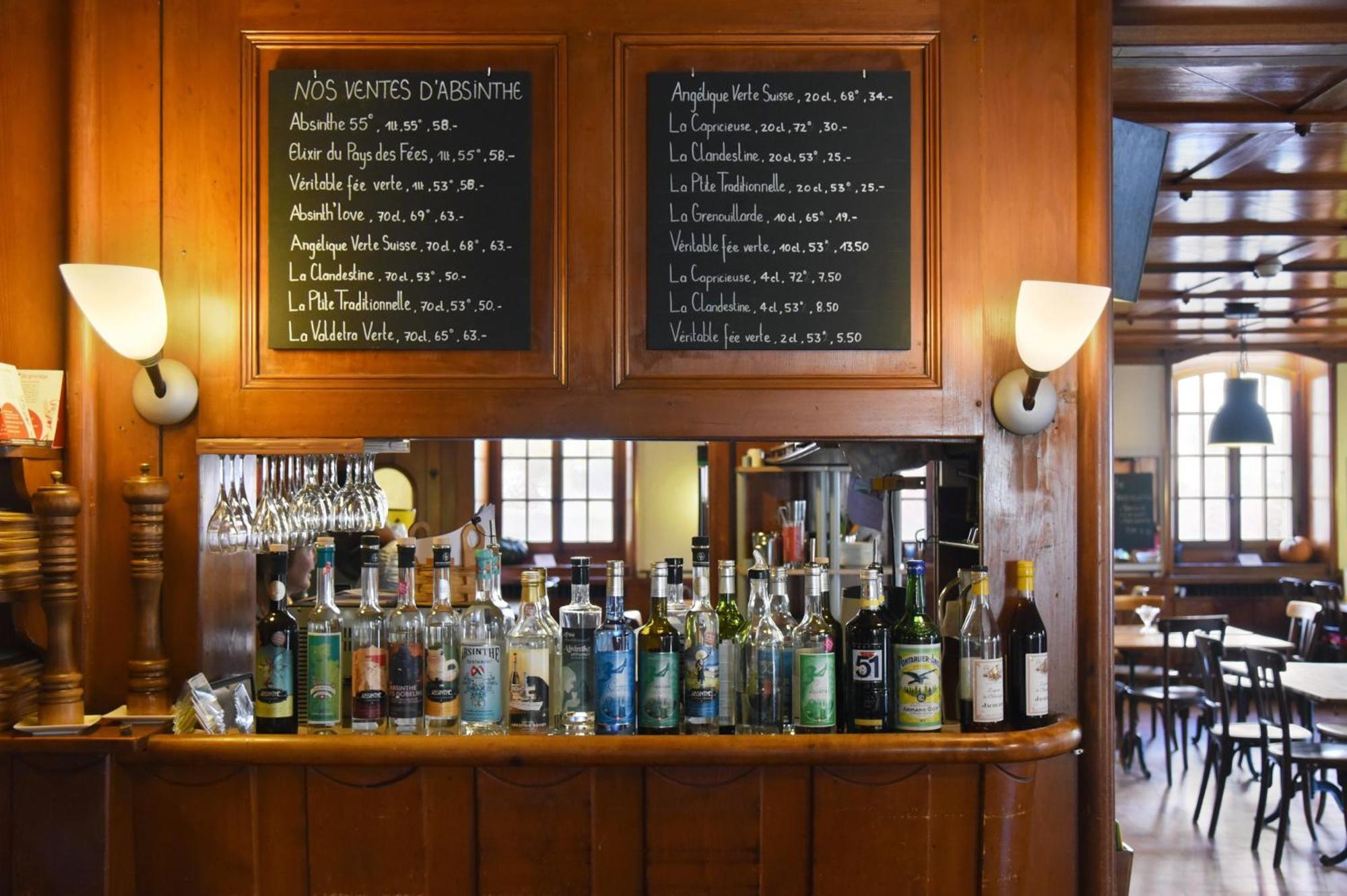 Hôtel de l'Aigle Couvet Extérieur photo